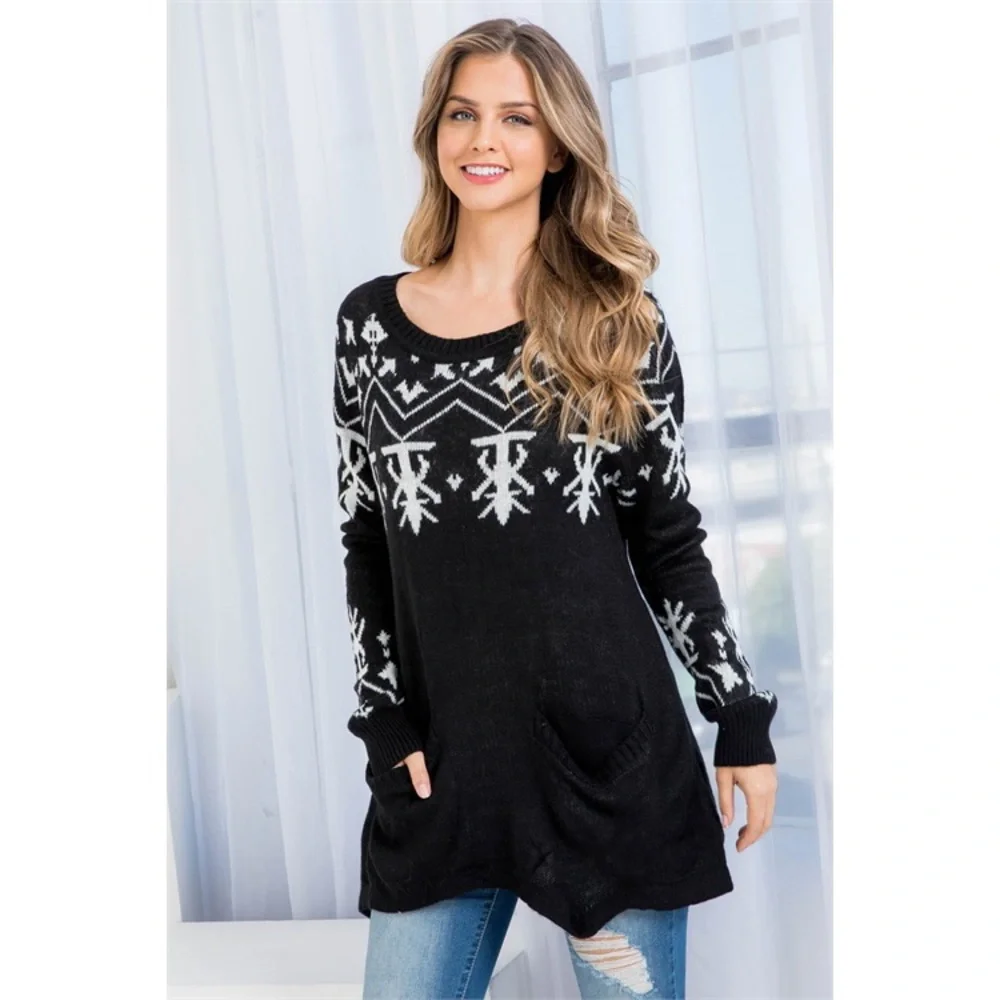 Round neck pocket detail Holiday pattern sweater - Picture 9 of 9